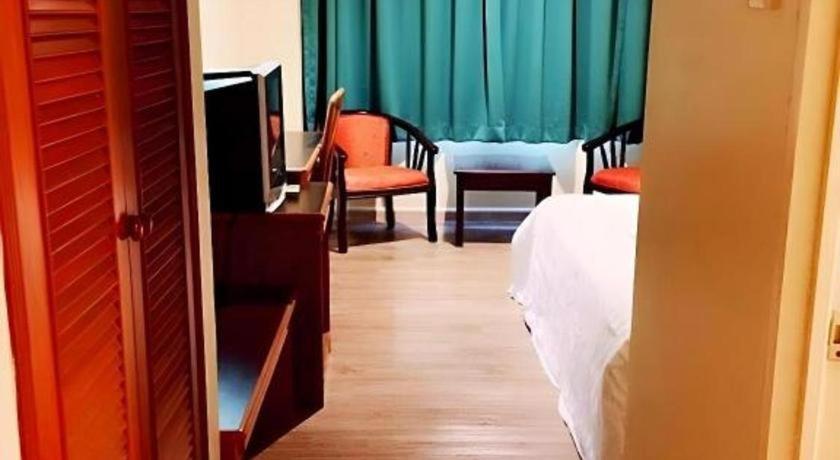 Global Hotel Labuan Zewnętrze zdjęcie